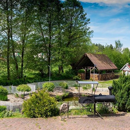 FlorczakiPensjonat Agroturystyczny Pod Modrzewiem住宿加早餐旅馆 外观 照片