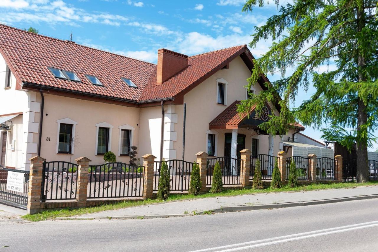 FlorczakiPensjonat Agroturystyczny Pod Modrzewiem住宿加早餐旅馆 外观 照片