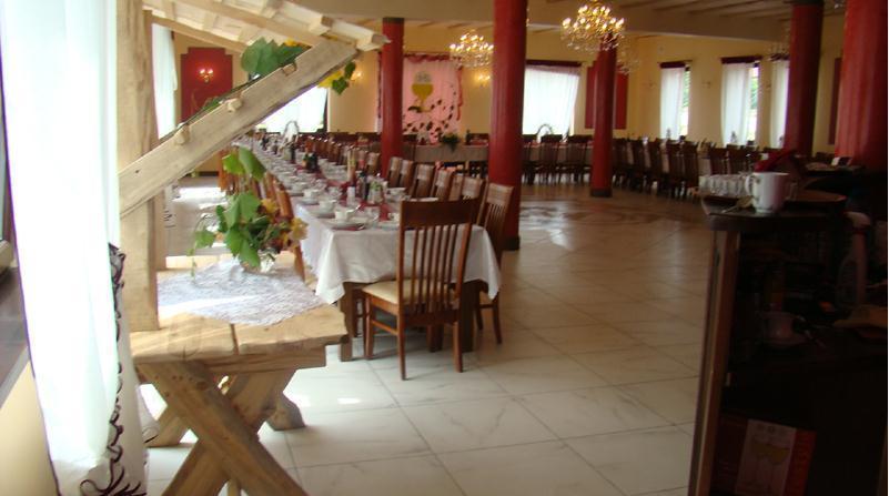 FlorczakiPensjonat Agroturystyczny Pod Modrzewiem住宿加早餐旅馆 外观 照片