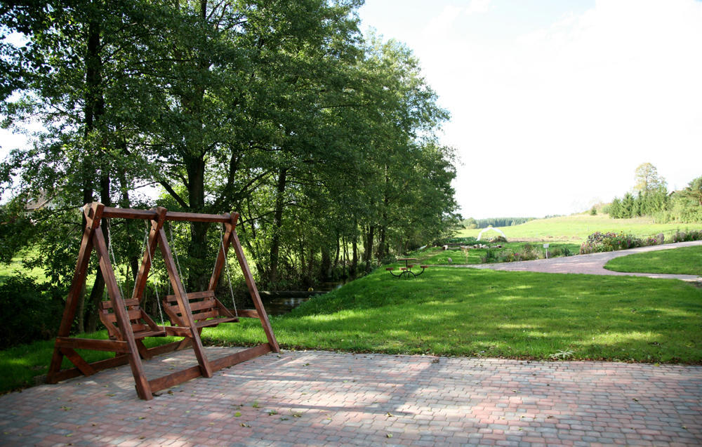 FlorczakiPensjonat Agroturystyczny Pod Modrzewiem住宿加早餐旅馆 外观 照片